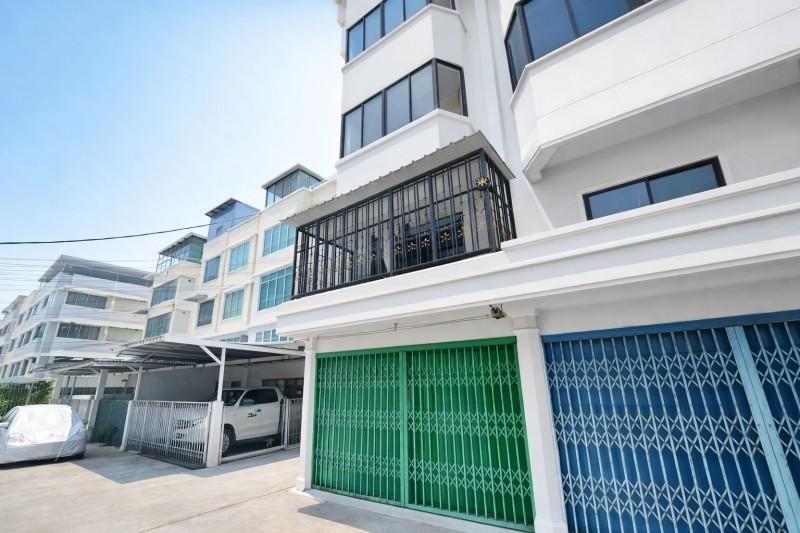 Iconsiam 2.68กม. 2 น้ำ ใกล้ BTS โพธิ์นิมิตร 700 ม. 20 ตร.วา.320 ตร.ม. ใกล้รพ.สมเด็จพระปิ่นเกล้า 900 ม อาคารพาณิชย์ 4 ชั้ 1