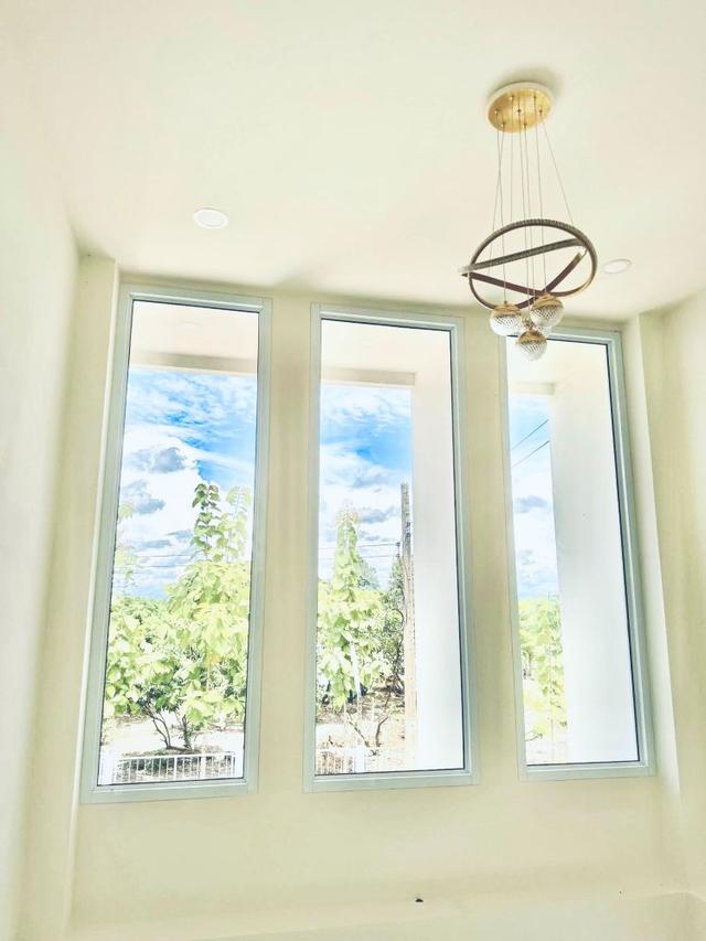 ขายบ้านเดี่ยวหรู 2 ชั้น บ้านศรีย้อย ต้นธง - ลำพูน บ้านใหม่สไตล์โมเดิร์น ของแถมจัดเต็ม ถูกมาก ใกล้ตัวเมืองลำพูน เชื่อมต่อเชียงใหม่ 13