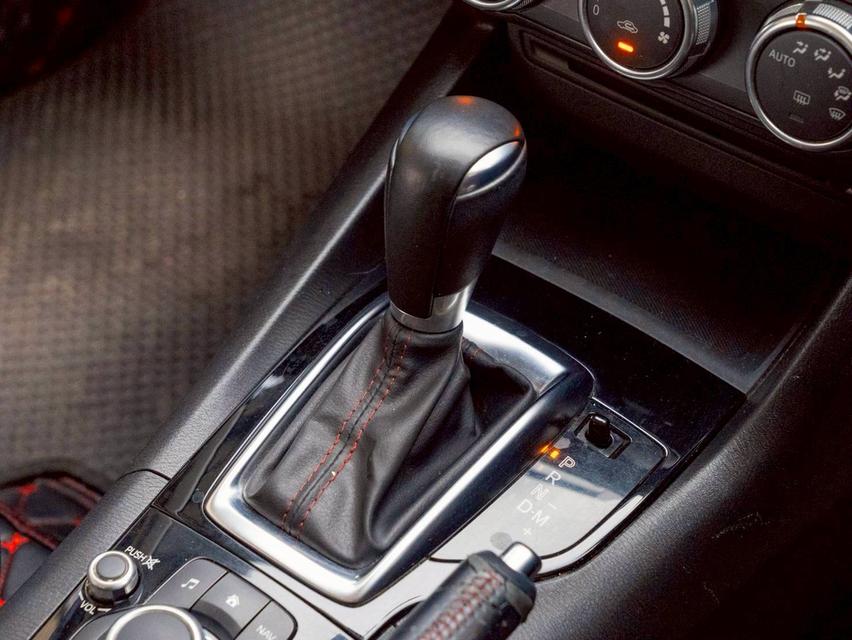 Mazda 3 2.0C Sport Hatchback ปี 2016 12