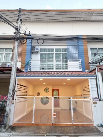 ขายทาวน์เฮ้าส์เมืองชลบุรี ม.แพนนาเซียวิลเลจ ต.สำนักบก อ.เมืองชลบุรี บ้านสวยพร้อมเข้าอยู่ ขายขาดทุน ลดราคา 1