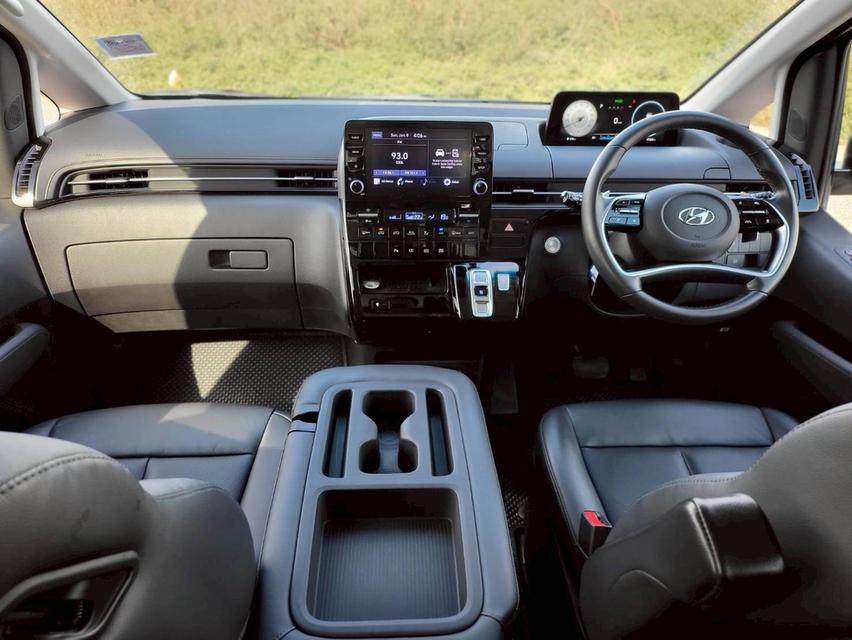 รหัสรถ NC838 📍 HYUNDAI ✳️ STARIA 2.2 SEL 13