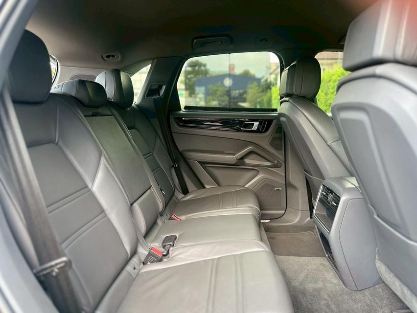Porsche Cayenne 3.0 V6 E-Hybrid AAS ปี 2019  14