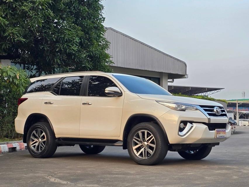 Toyota Fortuner 2.4 V 2WD ปี2015 จด2016 3