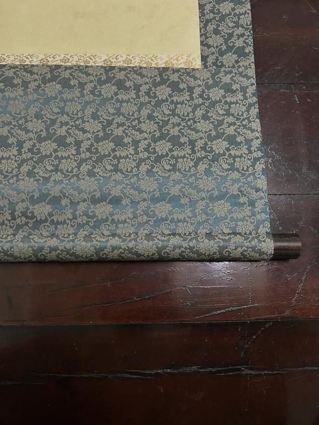 ศิลปะภาพเขียนภาพเขียนภูกันจีนเก่า ขอบผ้าไหม แกนไม้ 2