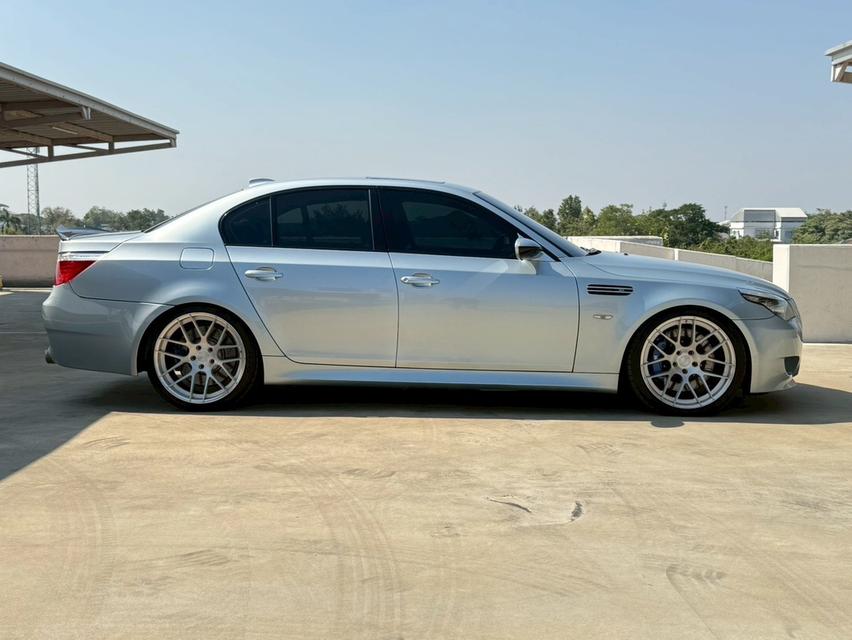 BMW M5 5.0i "Sunroof" (E60)5.0L V10 SMG āļĢāļđāļāļāļĩāđ 5