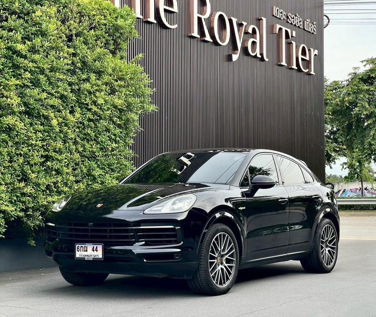 Porsche Cayenne E-Hybrid Coupe 2022Mileage 59,000 Km.