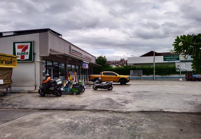 เซ้งและให้เช่าพื้นที่ประกอบธุรกิจ อาคาร 1 ชั้น ซอยลาดปลาเค้า 8 ทำเลดี 9