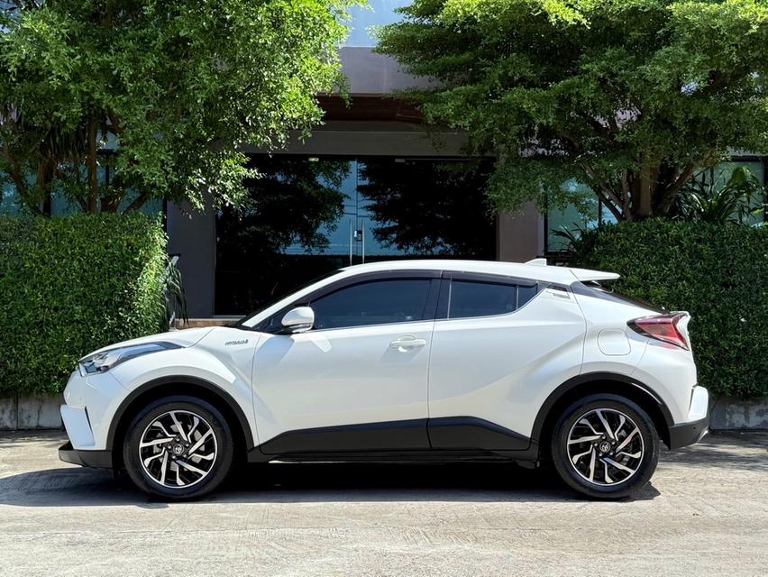 2019 TOYOTA CHR HV รถมือเดียวออกป้ายแดง รถวิ่งน้อย เข้าศูนย์ตามระยะ รถไม่เคยมีอุบัติเหตุครับ 5