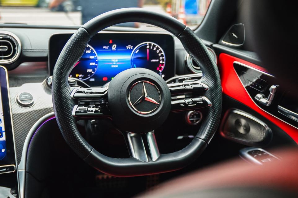 Benz C350e AMG Dynamic ปี 2023 ขาว เบาะดำแดง ไมล์ 56,xxx 14