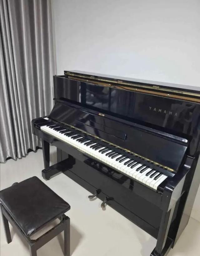 Yamaha U1 3