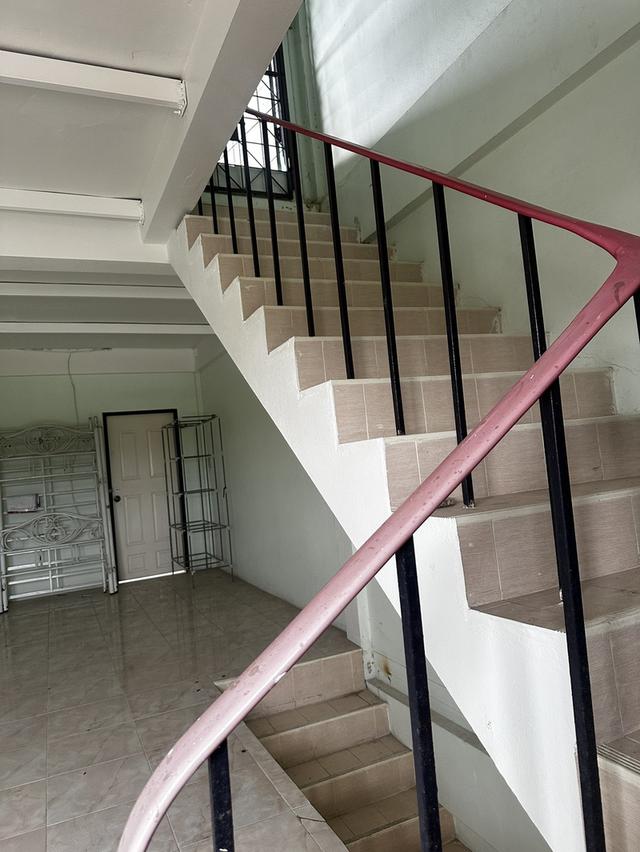อาคารพาณิชย์ 3.5 ชั้น ทำเลทอง ตรงข้ามวัดบางกระพ้อม ใกล้วัดจุฬามณี – ตลาดน้ำอัมพวา บนถนนสมุทรสงคราม-บางแพ 9