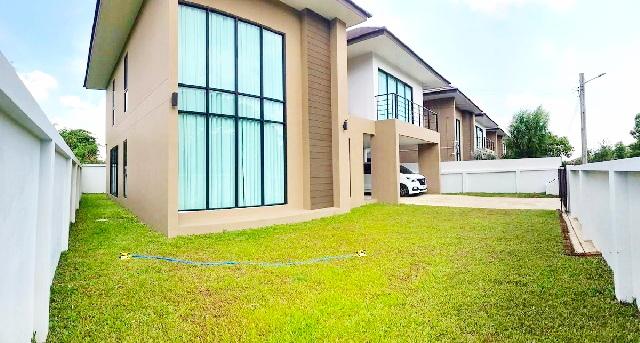 ไม่เคยอยู่ ให้เช่าคฤหาสน์ 2ชั้น 405 ตร.ม.105 ตร.วา. 3-4นอน สนามกอล์ฟวินด์เซอร์ปาร์ค500ม. MRT สุวินทวงศ์ 7.7กม. 3น้ำ ตลาด