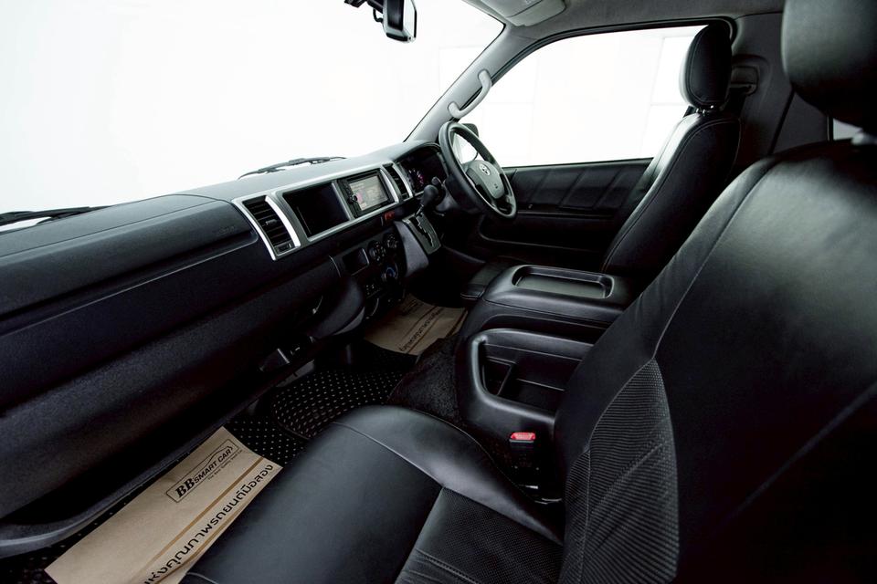 TOYOTA VENTURY 3.0 V 2015  11