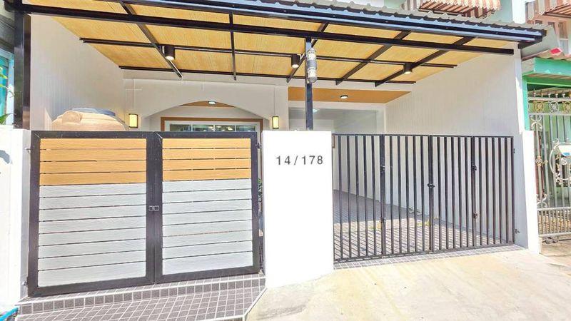 หมู่บ้านบัวทองธานีพาร์ควิลล์1  ซอยกรมที่ดินบางบัวทองทาวน์เฮาส์ 2 ชั้น ตกแต่งใหม่พร้อมอยู่  ทำเลดี พร้อมของแถมอีกหลายรายการ 2