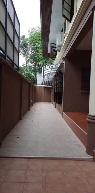 P809 ให้เช่าบ้านเดี่ยว 2 ชั้น ซอย 20 มิถุนา ถนนสุทธิสารวินิจฉัย เดินทางสะดวก เหมาะอยู่อาศัยและทำธุรกิจ มีเซเว่นติดหน้าบ้าน 4