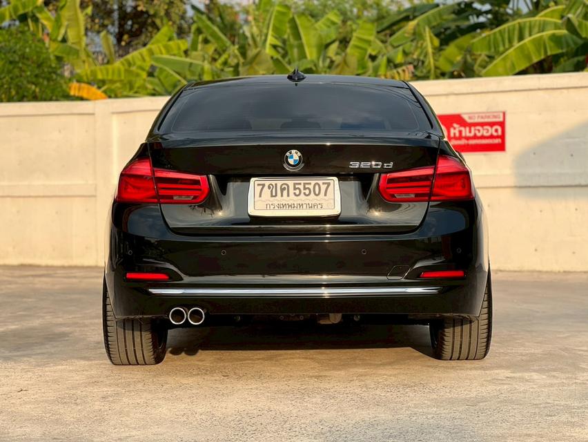 ปี 2016 BMW SERIES 3, 320d LUXURYโฉม F30 ปี12-20 สีดำ เกียร์ออโต้ เครื่องยนต์ดีเซล 6
