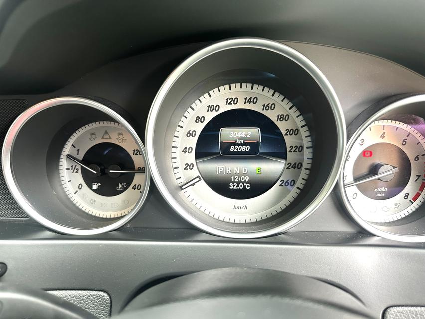MERCEDES BENZ C180 Coupe' AMG ปี2013/15 2 ประตู เบาะหนังแดง ออกศูนย์ไทย 7