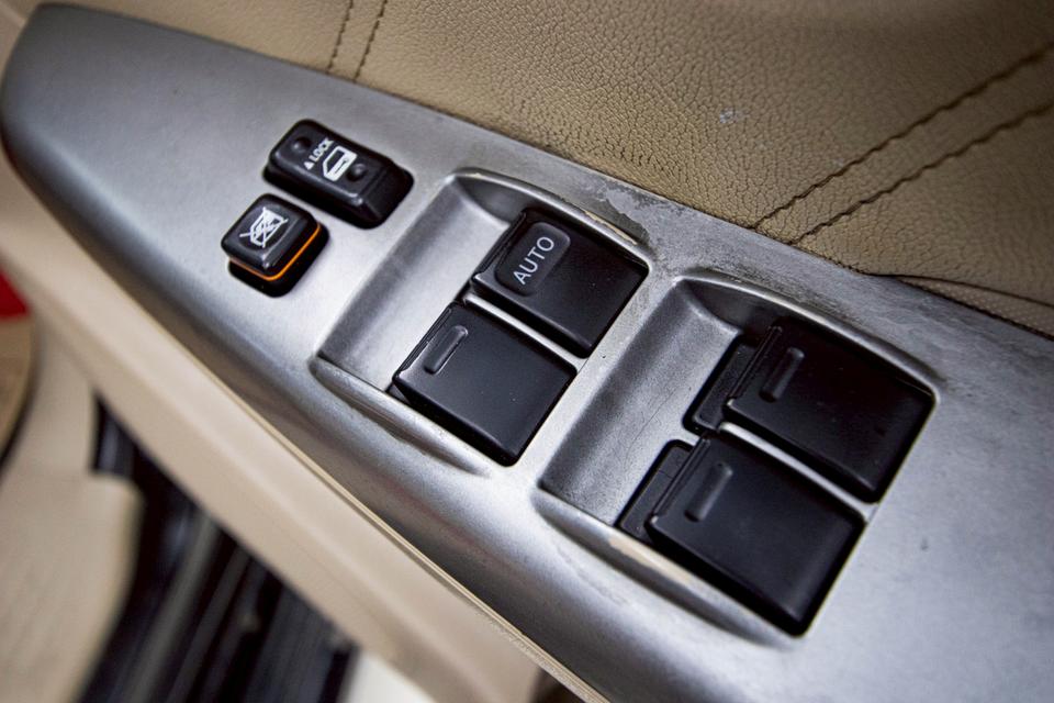TOYOTA FORTUNER 2.7 V 2009  14