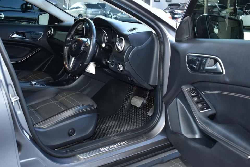 รหัสรถ KPC53 ✴️ Mercedes-Benz GLA200 W156 URBAN 1.6 ปี 2015 รุ่นยอดนิยม ✴️