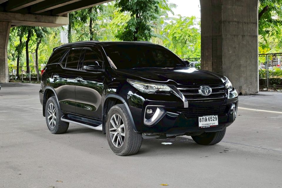 Toyota Fortuner 2.4 V 2WD AT ปี 2019