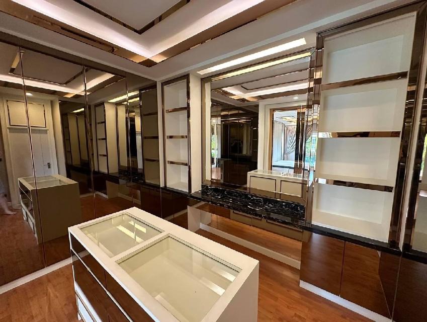 ให้เช่าบ้านเดี่ยว 2 ชั้น หมู่บ้าน เดอะแกรนด์ ปิ่นเกล้า บ้านสวยมาก / หลังใหญ่ 118 ตารางวา / แอร์ 9 เครื่อง 9