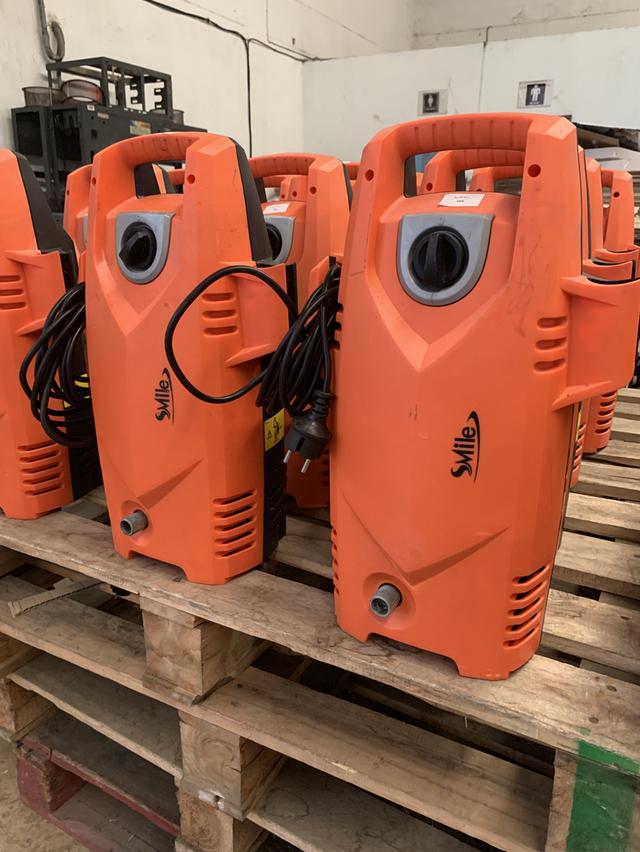 เครื่องฉีดน้ำล้างรถ