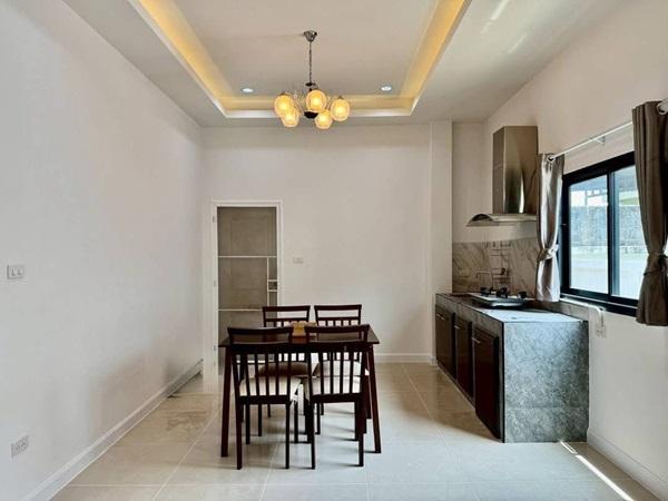 ขายบ้านเดี่ยวชั้นเดียว 50 ตร.วา ไร่กล้วย ศรีราชา พร้อมอยู่ ทำเลน่าอยู่ เหมาะทั้งอยู่อาศัยและลงทุน Tel 06-28926536 11