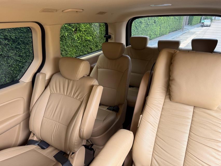 2017 HYUNDAI H1, ELITE โฉม MMC (สีดำ รูปที่ 16