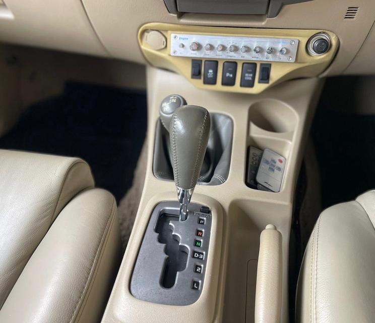 TOYOTA FORTUNER 3.0V 4WD 2010  15