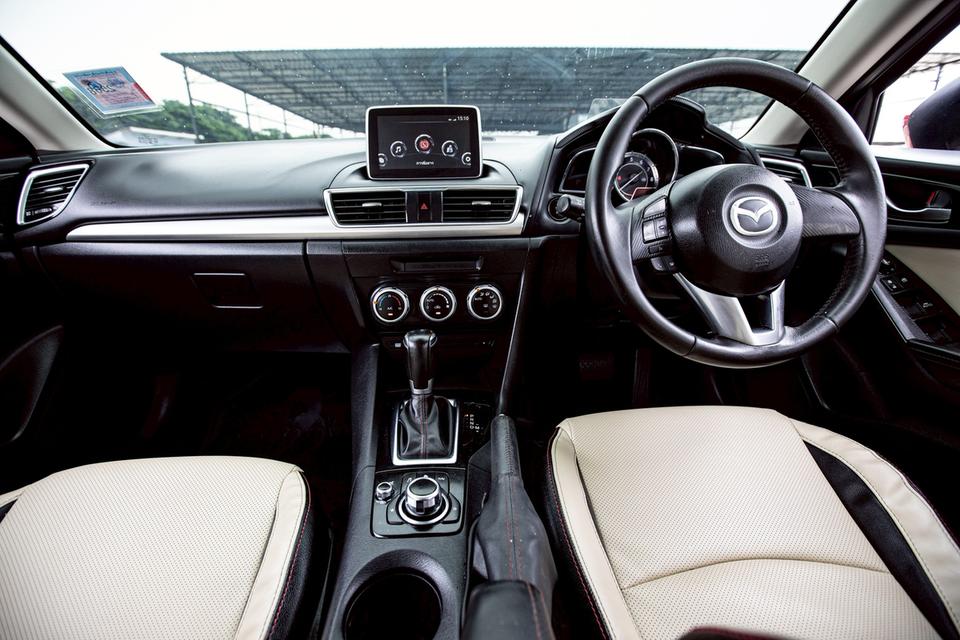 Mazda3 Skyactiv 2.0SP Hatchback ปี 2015 สีแดง  15