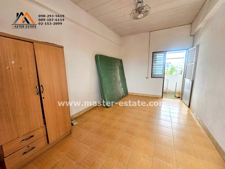 APARTMENT 5 ชั้น + ดาดฟ้า + ที่จอดรถ ซอยทรัพย์บุญชัย 19 ทุกห้องโปร่งลมเย็นด้วย Design ตึกรูปตัว L ให้ทุกห้องมีความโปร่ง มีระเบียงทุกห้อง 16
