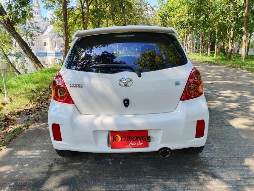 Toyota yaris 5