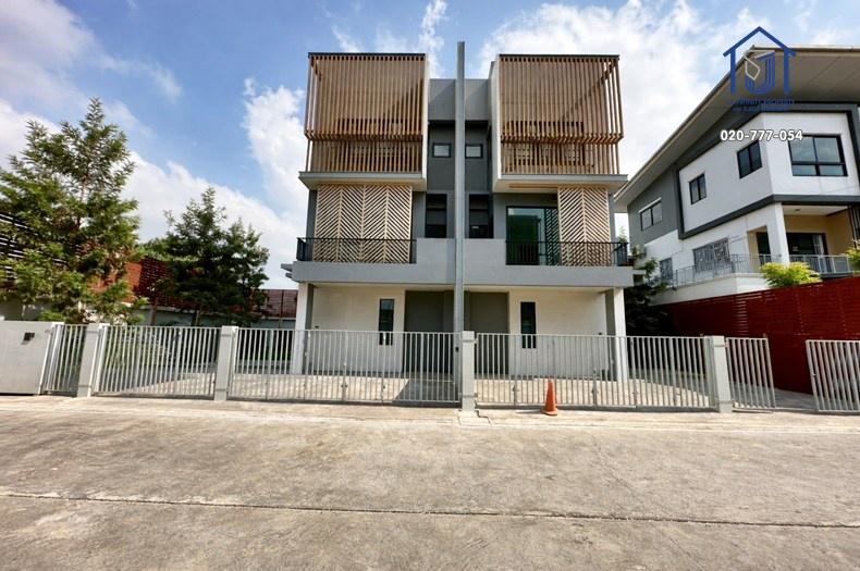 ขายบ้านแฝด 3 ชั้น เดอะ ทริปเปิ้ล 113 หลังริม 49.7 ตรว. ซอยสุขุมวิท 113 ใกล้BTS สำโรง 1