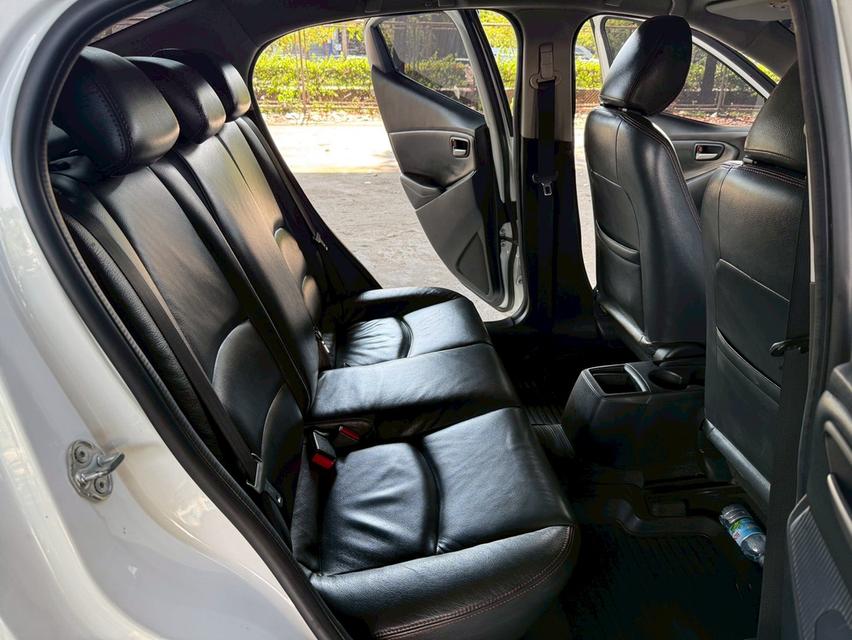 ขายรถ mazda2 1.3 High Sedan ปี 2015 สีขาว เกียร์ออโต้ 10