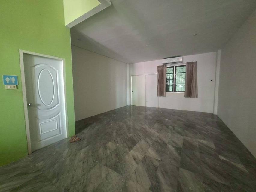 ให้เช่าทาวน์โฮม 4 ชั้น+ดาดฟ้า ในเอกมัย ใกล้ดองกี้มอลล์ทองหล่อ-เอกมัย (N.1826) 3