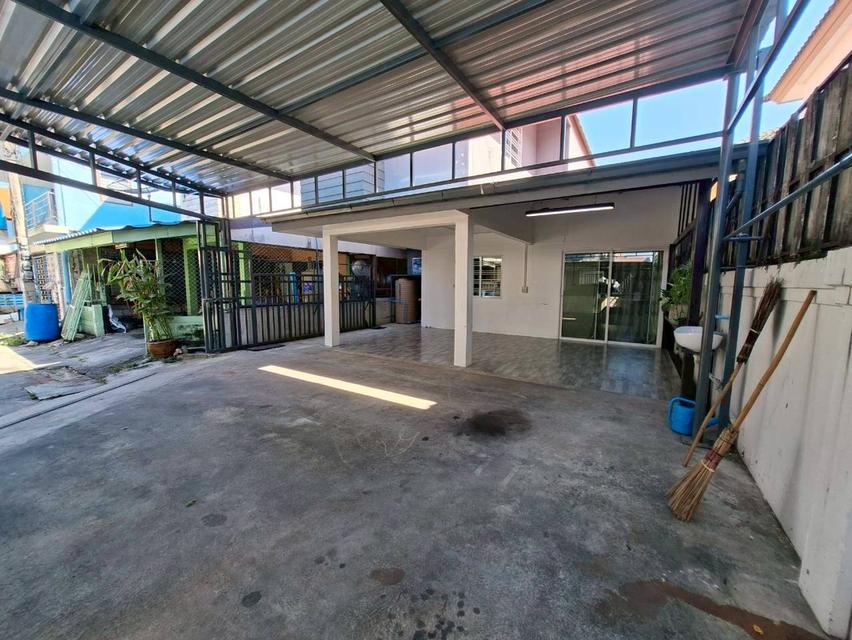 ขายบ้าน 2 ชั้น หมู่บ้านเอื้ออาทรคลอง 3 ติดตลาดเจริญผล ถนนเลียบคลอง3 4