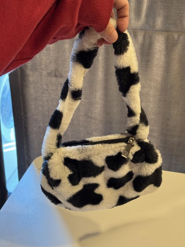 กระเป๋าถือลายน้องวัว น่ารักมาก 2