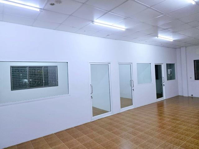 บางบอน 800 ม. เอกชัย75-85 บางบอน 1 เอกชัย 1002ตร.ม.ให้เช่าโกดัง อาคารพาณิชย์ 2 ชั้น หลังมุม 252ตร.วา. 3นอน 3น้ำ MRTบางแค 2