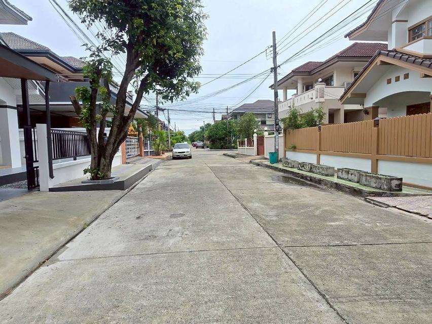 หมู่บ้านฟลอล่าวิลล์ สุวินทวงศ์ 38 19