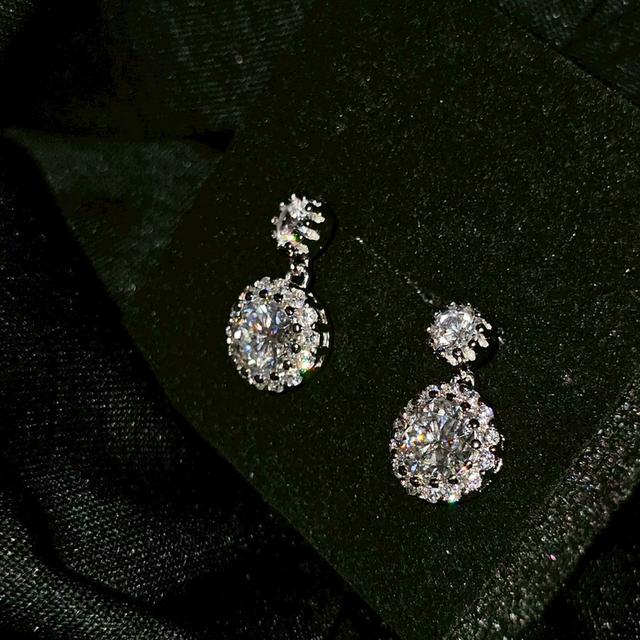 จิวเเละต่างหูเพชร สำหรับคุณผู้หญิงใส่ออกงาน ใส่ได้ในหลายๆโอกาศ 6