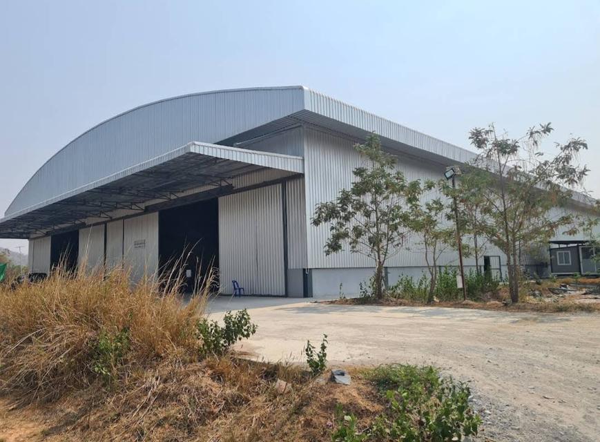 🏭 ให้เช่าโรงงานพร้อมโกดังขนาดใหญ่ | พื้นที่สีม่วง มีใบอนุญาต รง.4 พร้อมดำเนินกิจการ 📍 ตำบลหนองชุมพล อำเภอเขาย้อย จังหวัดเพชรบุรี . โรงงานทำเลดี ติดถ 2