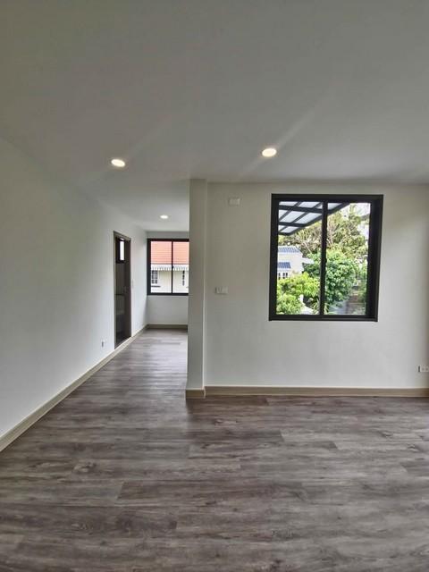 ขายบ้าน ใจกลางสุขุมวิท รีโนเวทใหม่ ซอยสุขุมวิท60/1 เดินทางสะดวก เหมาะซื้อปล่อยเช่าและอยู่อาศัย 9