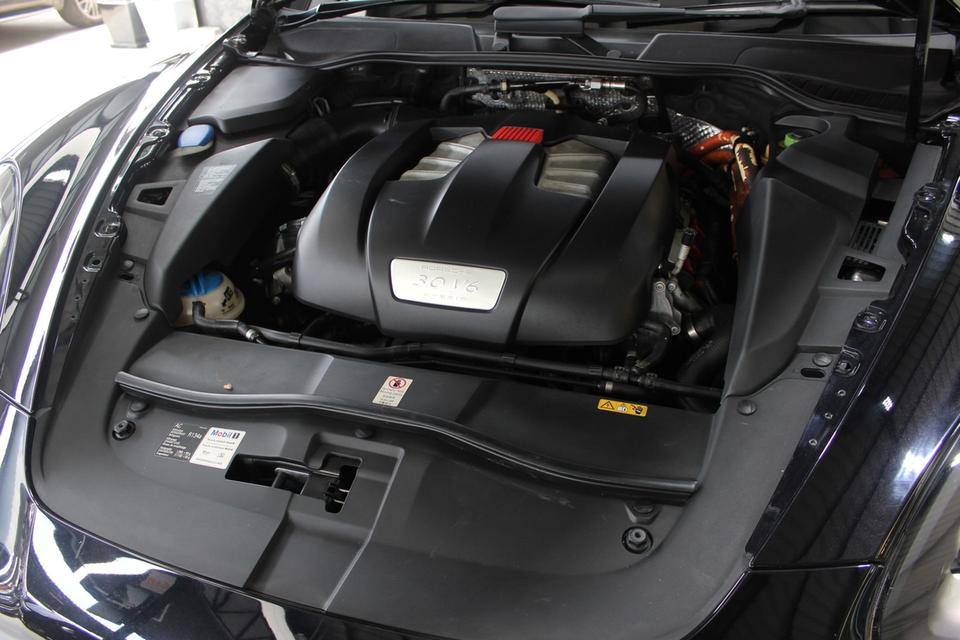 รหัสรถ JRS938 เข้าใหม่สวยจัด กับ Porsche Cayenne Hybrid 2013 10