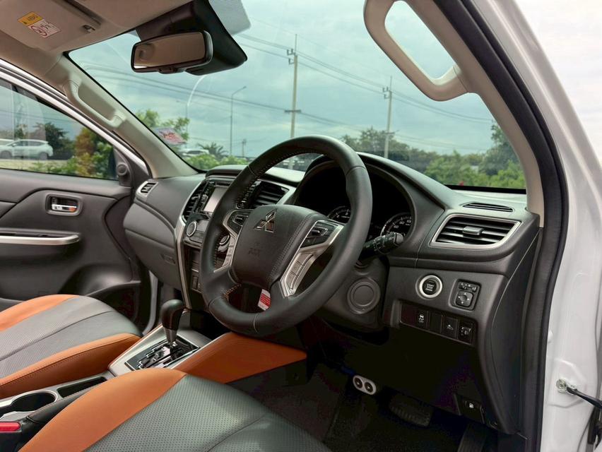 MITSUBISHI TRITON  Athlete 2.4 Plus GT Premium 6AT ปี20 สีขาวมุก 20
