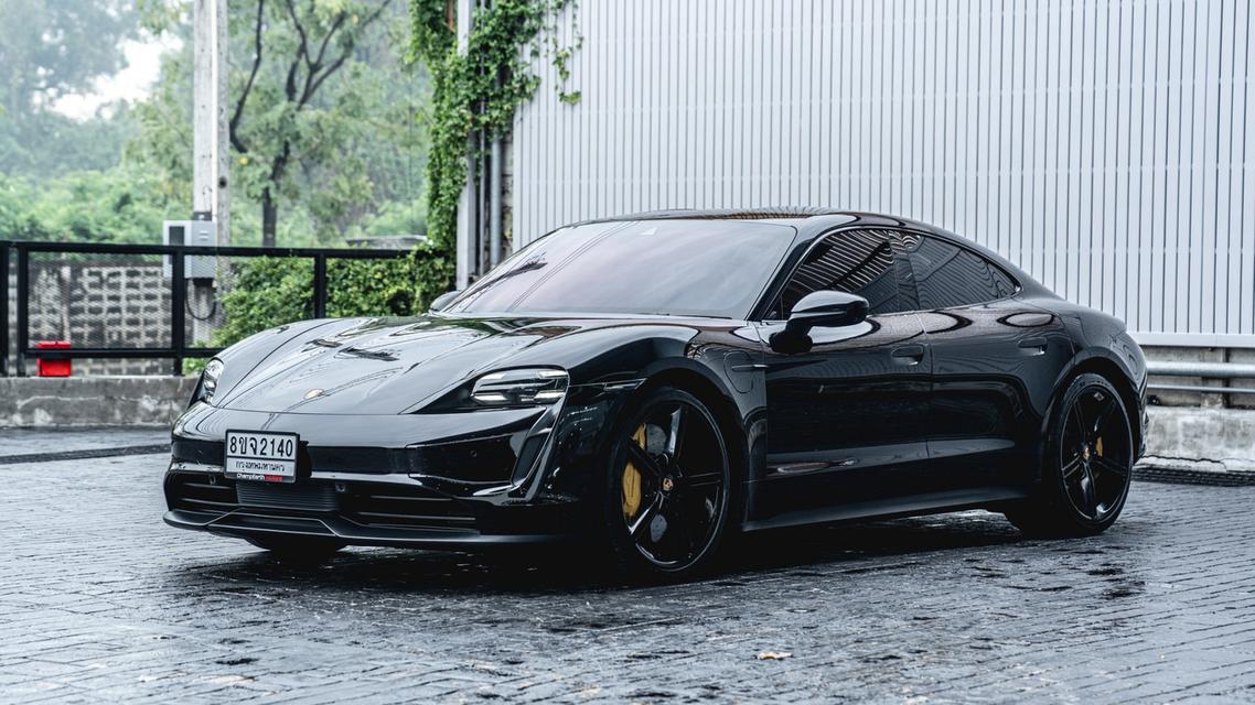 Porsche Taycan 4S 2021 สีดำ รถมือเดียว ออกศูนย์ AAS Full Option ไมล์น้อย