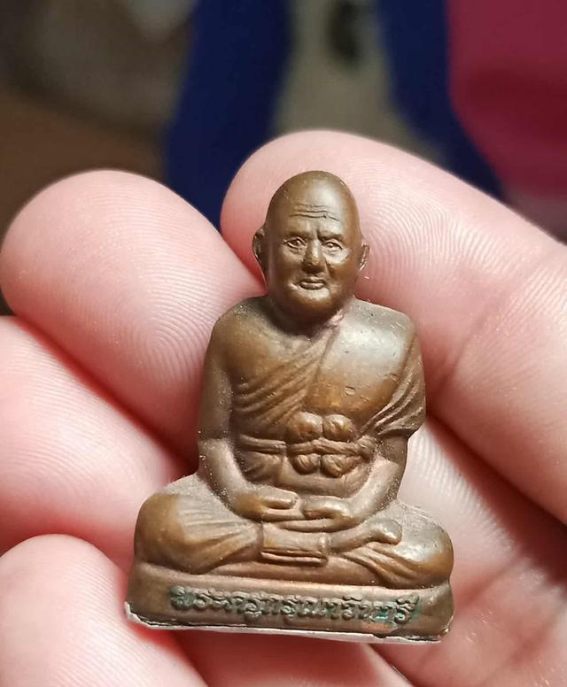 รูป หล่อ หลวง ปู่ เผือก ออกวัดชวดราดข้าว 3