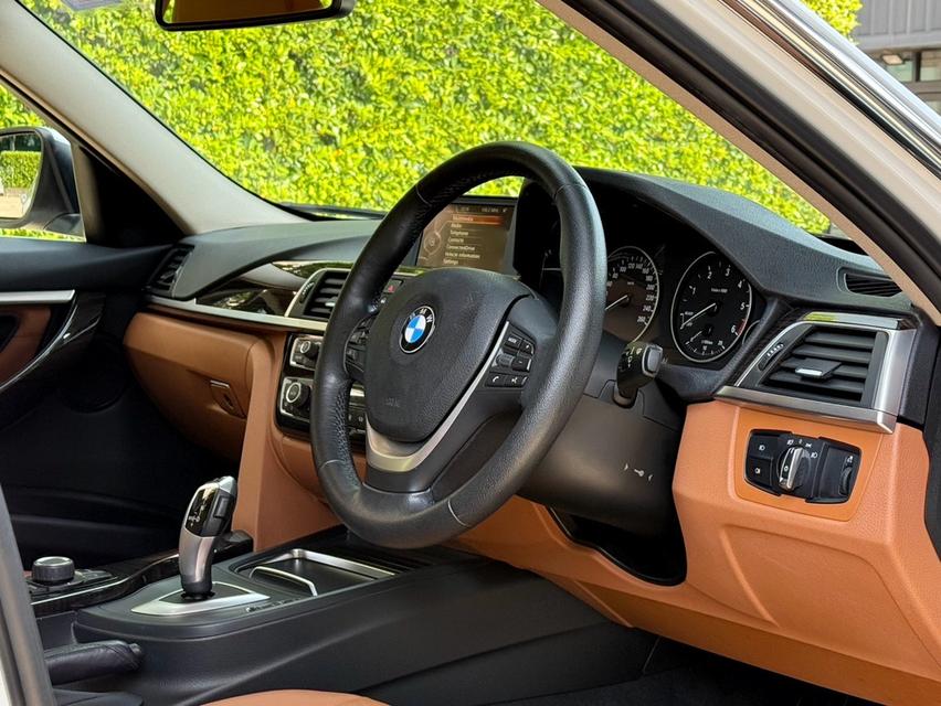 2017 BMW 320D LCI รถมือเดียวออกป้ายแดง รถวิ่งน้อย เข้าศูนย์ทุกระยะ รถไม่เคยมีอุบัติเหตุครับ 10