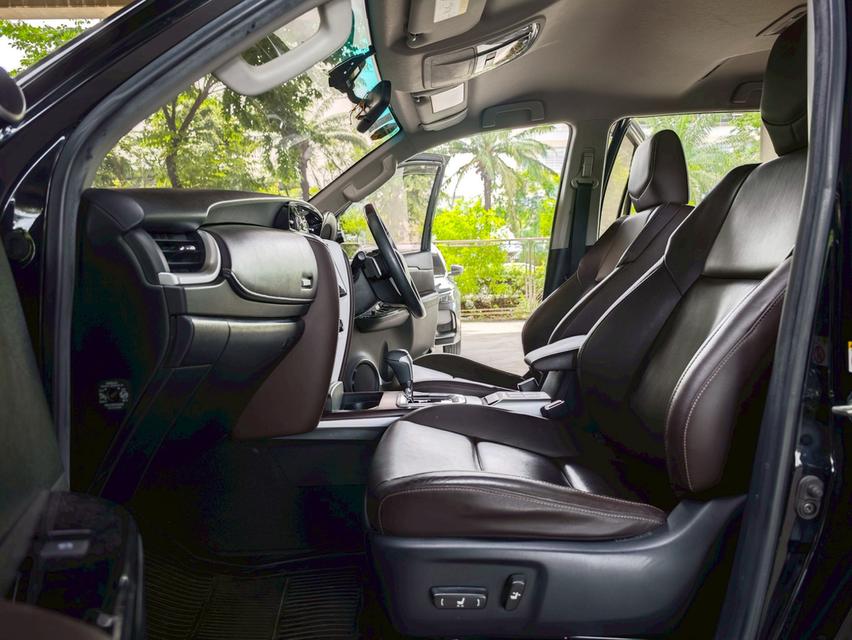 Toyota Fortuner 2.4 V 2WD AT ปี 2019 18