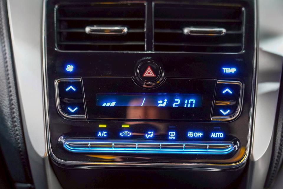 ขายรถยนตร์ toyota มือสอง รูปที่ 9