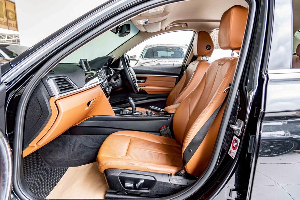 รหัสรถ NP7681 BMW 320d ICONIC LCI 2017 14